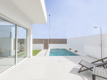 Chalet con piscina en venta en San Javier ciudad
