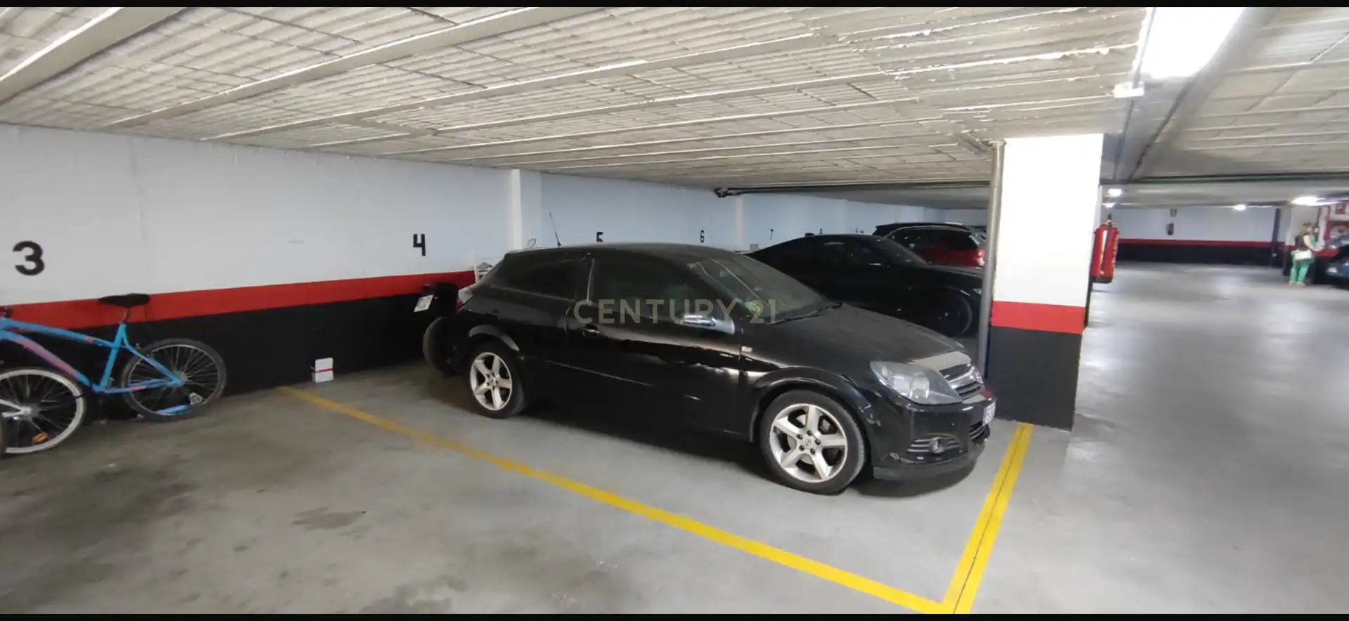 Aparcament de Apartament de lloguer en Las Rozas de Madrid amb Aire condicionat, Forn i Rentadora