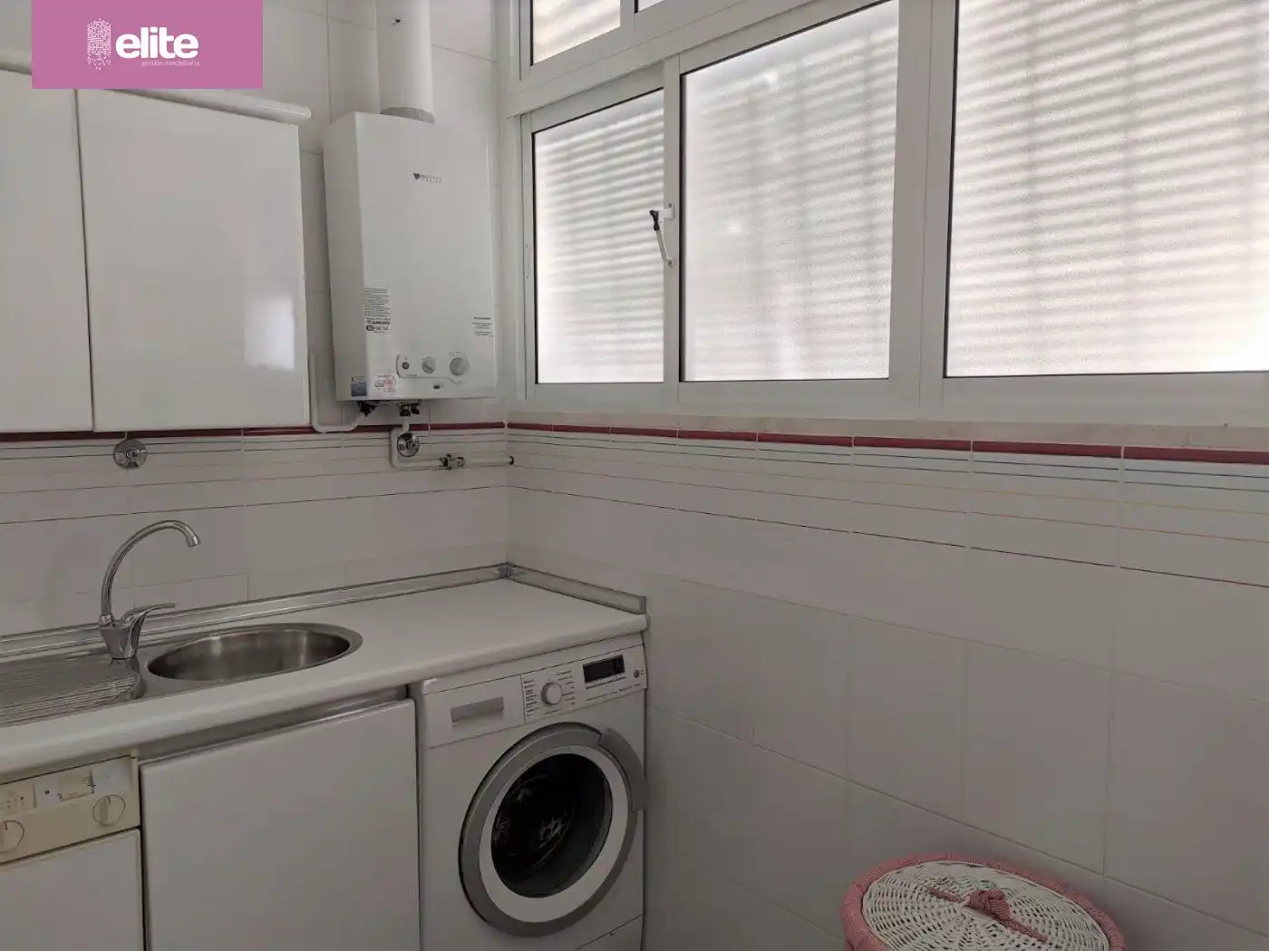 Bathroom of Flat for sale in Jerez de la Frontera  with Air Conditioner, Terrace and Storage room