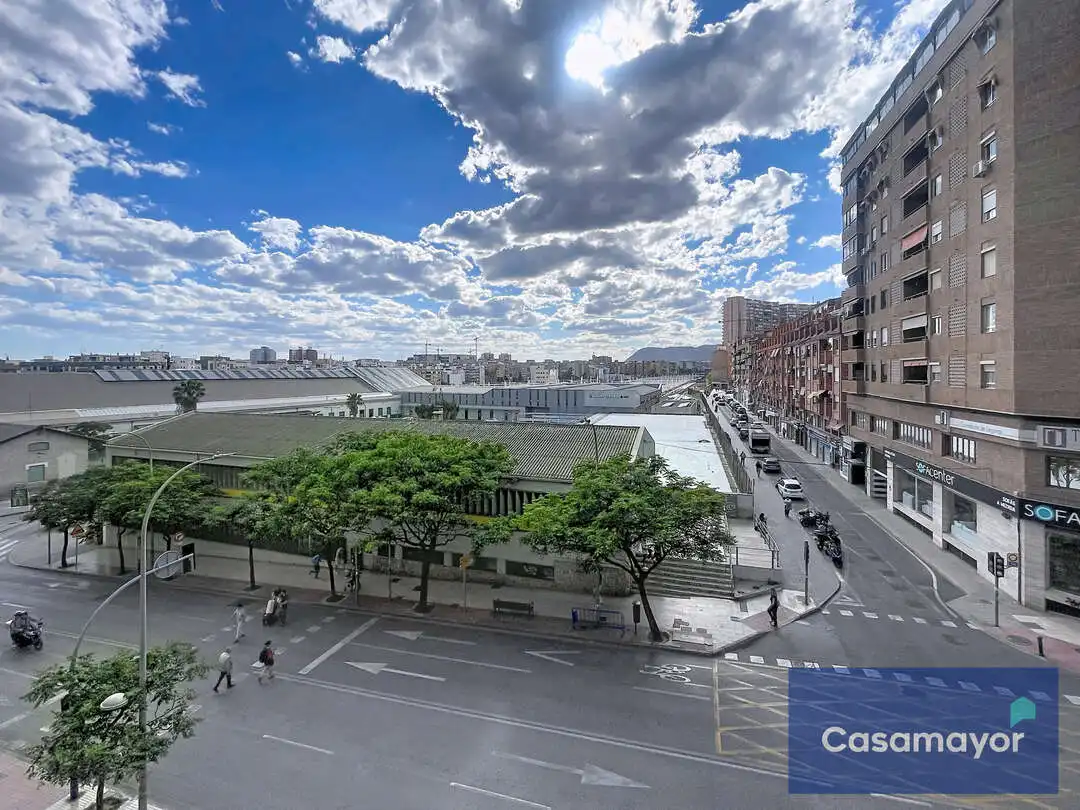 Vista exterior de Piso de alquiler en Alicante / Alacant con Aire acondicionado, Calefacción y Balcón