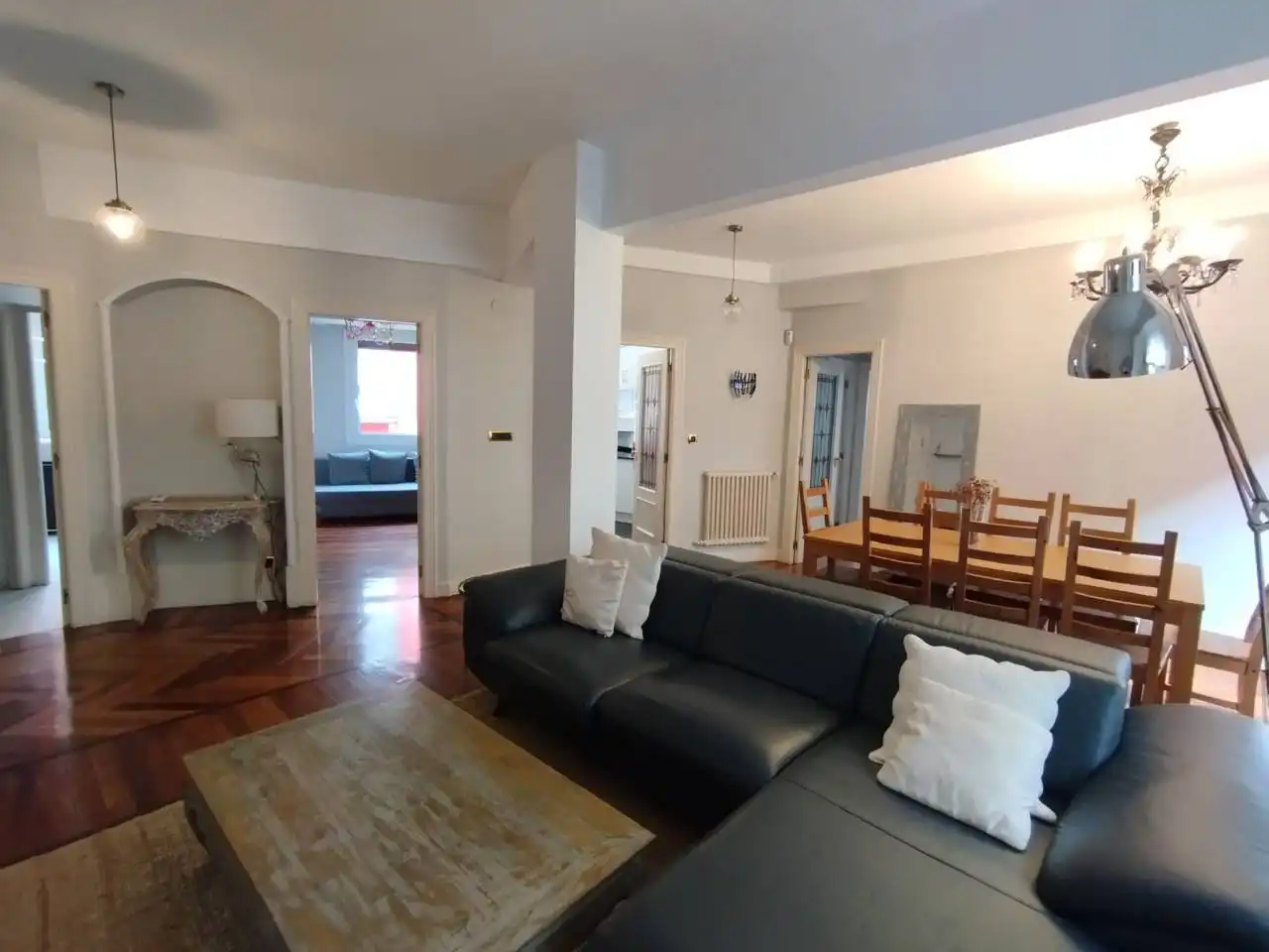 Wohnzimmer von Wohnung zur Miete in Bilbao  mit Heizung, Parkett und Möbliert