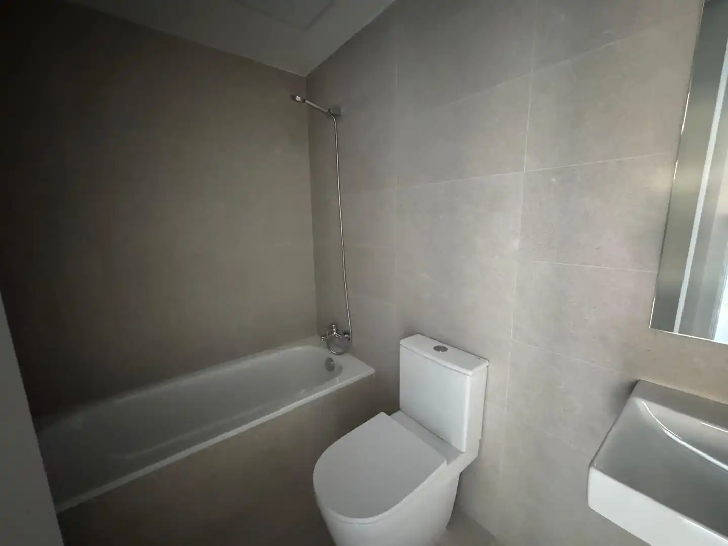 Badezimmer von Erdgeschoss zum Verkauf in Rincón de la Victoria mit Klimaanlage, Heizung und Terrasse