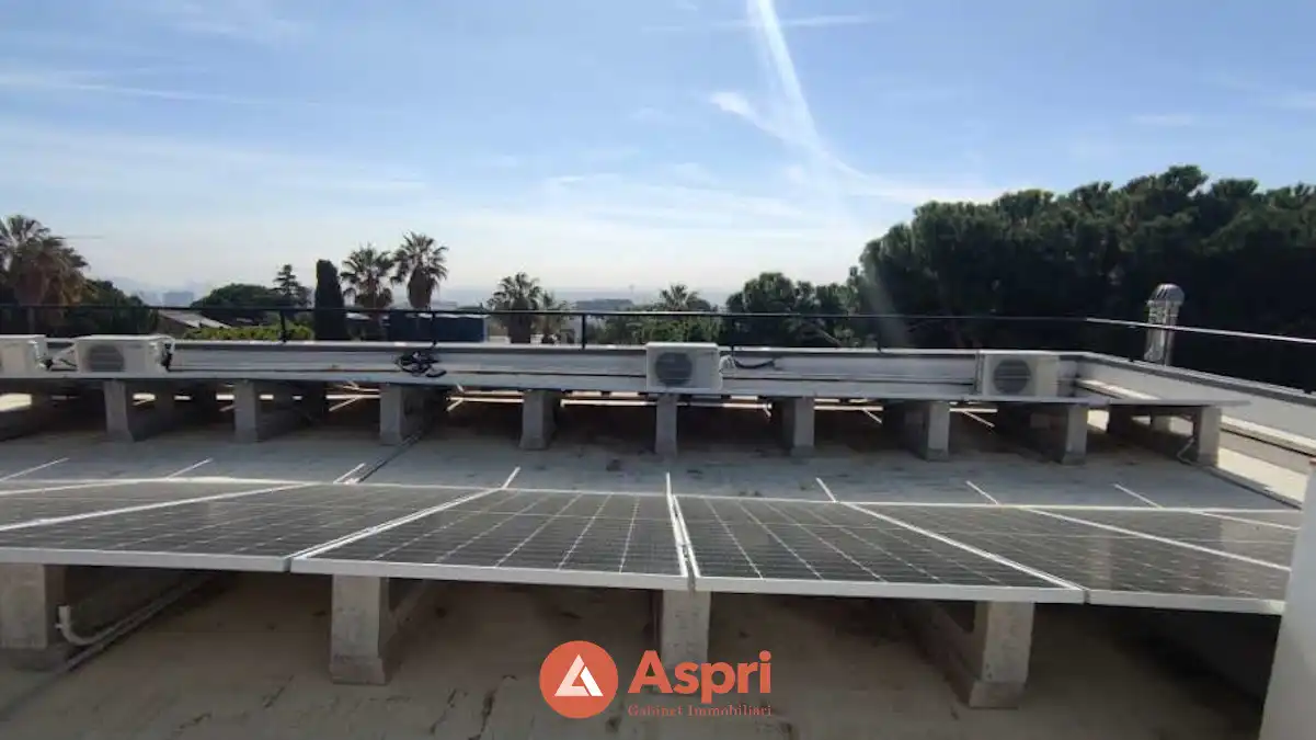 Terrassa de Casa o xalet en venda en Esplugues de Llobregat amb Aire condicionat, Calefacció i Jardí privat