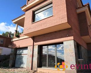 Vista exterior de Casa o xalet en venda en Vallirana amb Terrassa