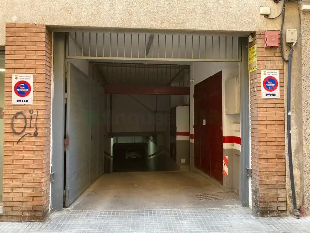 Individual for sale in Calella