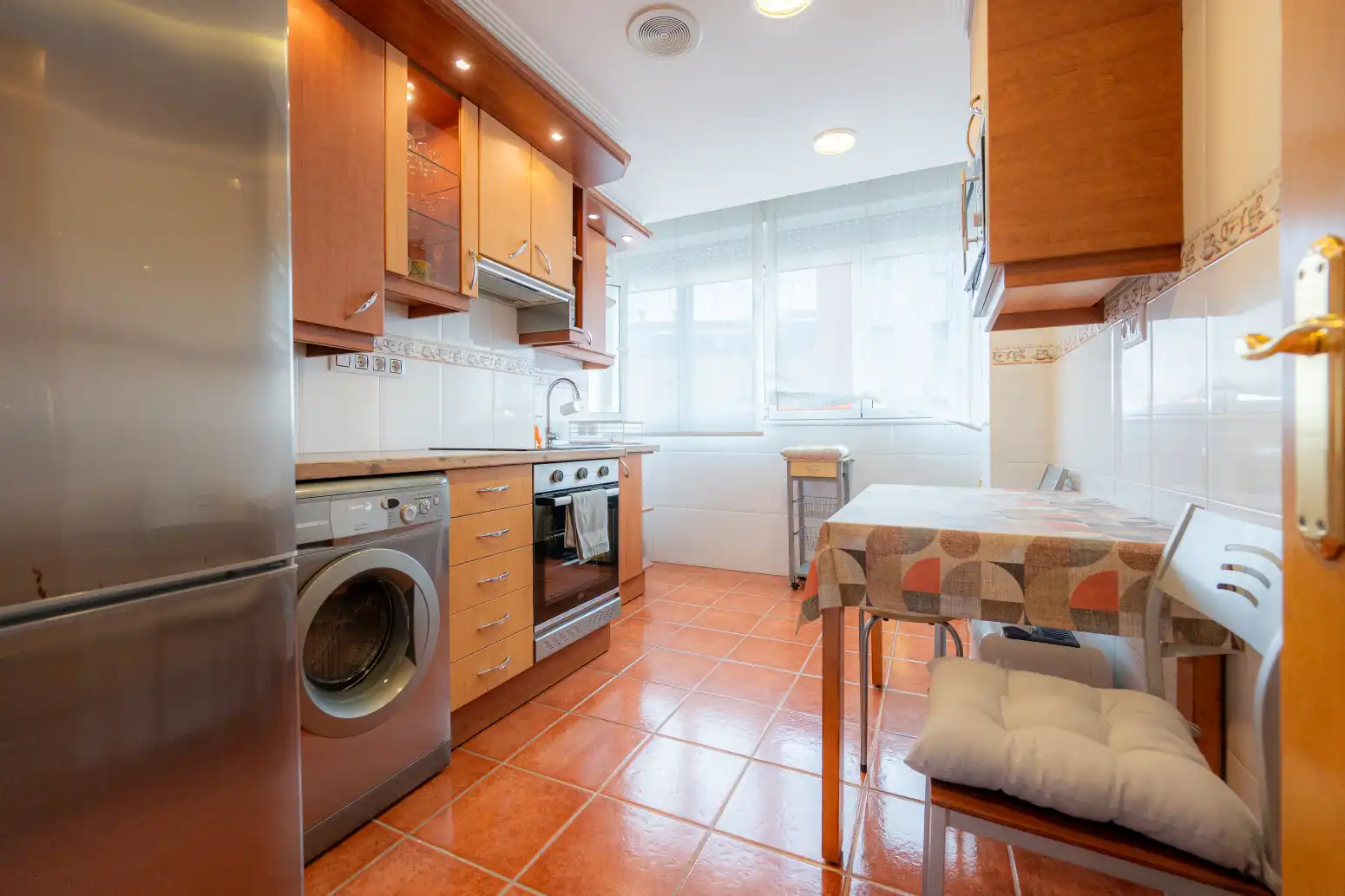 Cocina de Piso en venta en Gijón  con Calefacción, Jardín privado y Amueblado