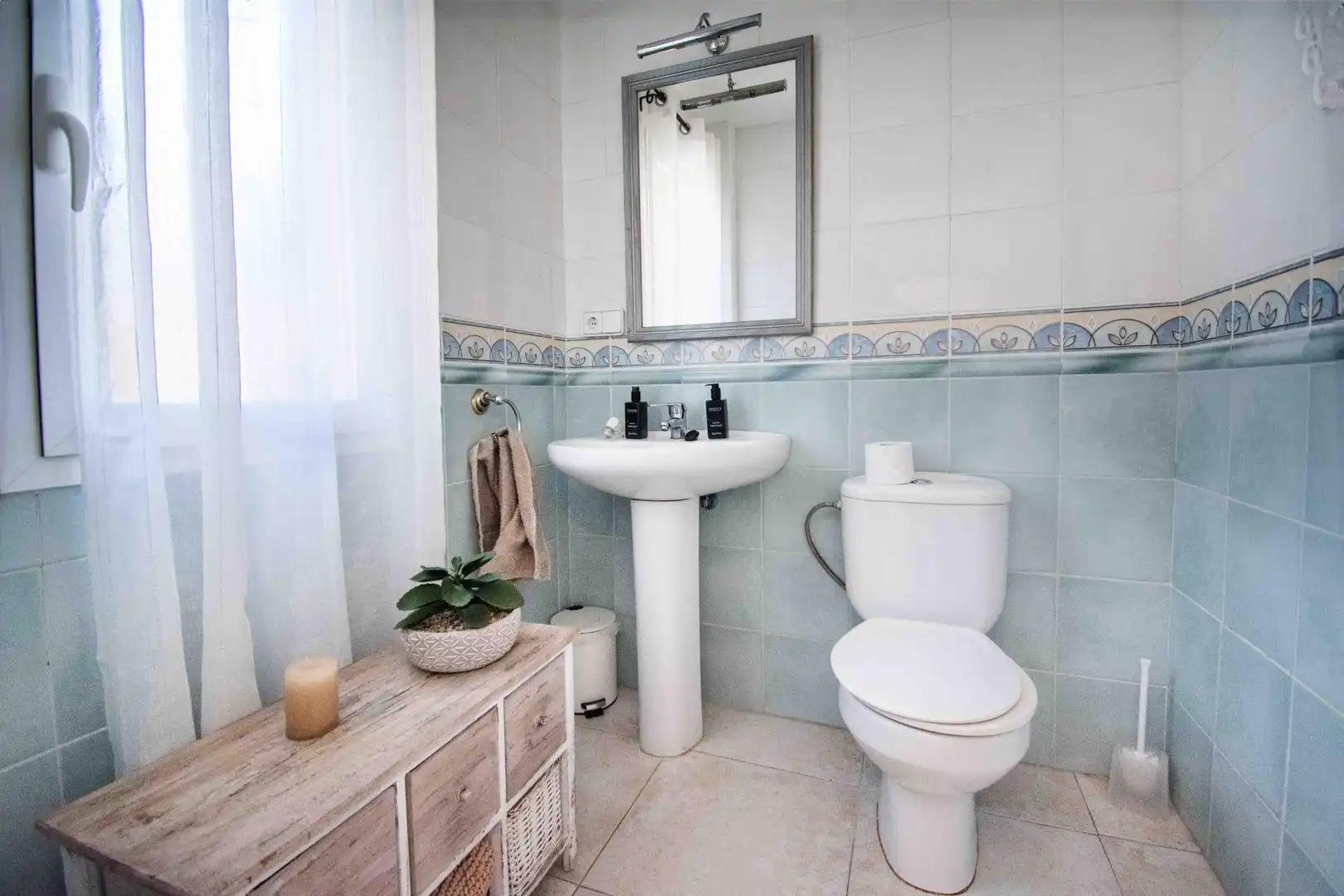 Bathroom of Detached homes for sale in L'Alfàs del Pi  with Air Conditioner, Private garden and Swimming Pool