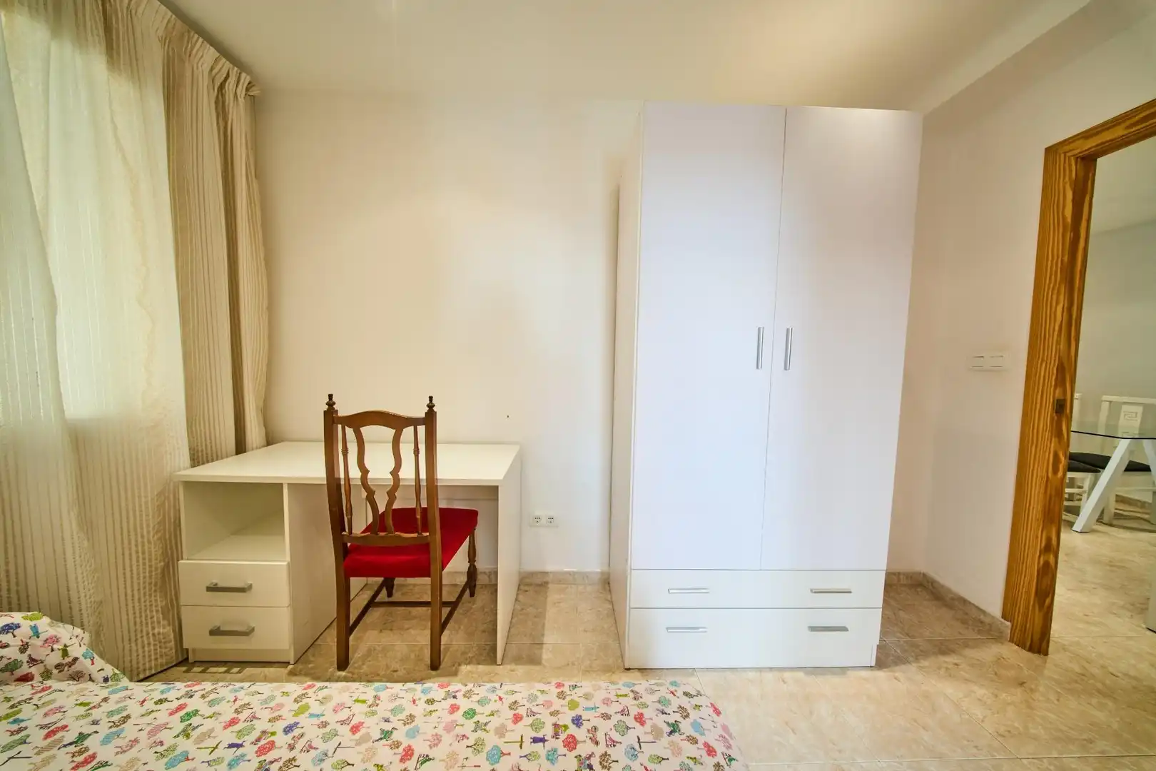Bedroom of Flat for sale in Granada  with Air Conditioner and Balcony