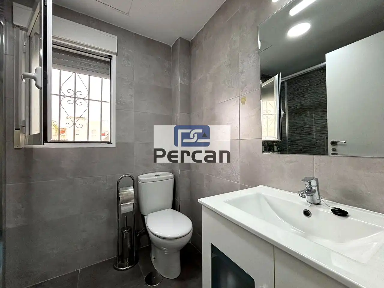 Bathroom of Houses for sale in El Campello  with Air Conditioner, Terrace and Furnished