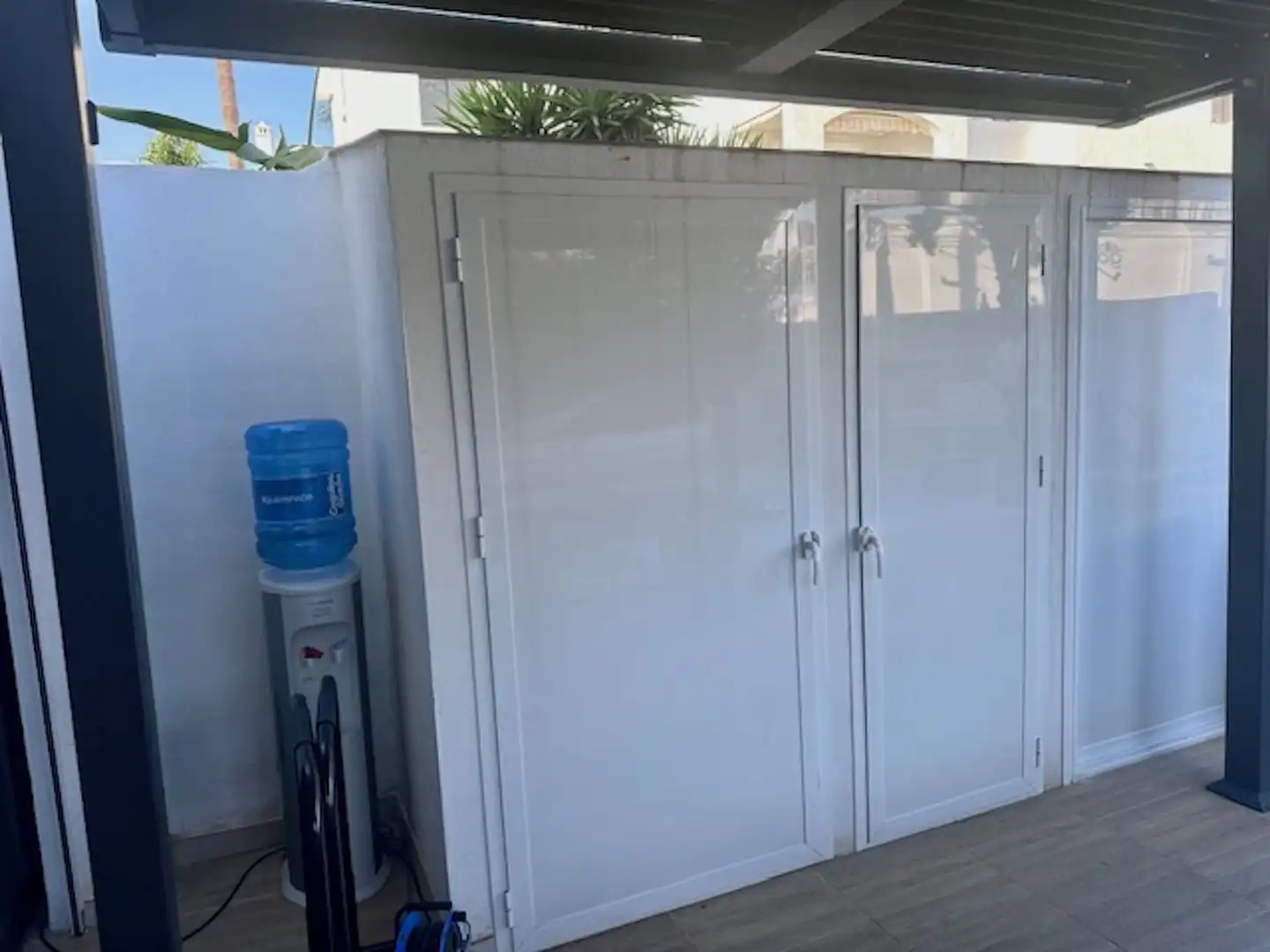 Vista exterior de Pis en venda en Estepona amb Aire condicionat, Terrassa i Piscina