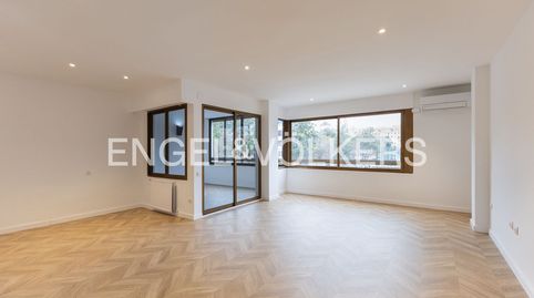 Foto 2 de Piso en venta en Plaça de L'horticultor Corset, La Petxina, Valencia Capital