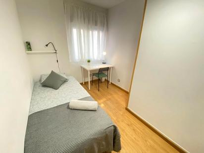 Bedroom of Flat to share in  Madrid Capital  with Heating, Furnished and Washing machine