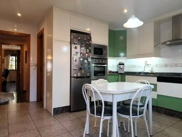 Cuina de Casa adosada en venda en Alaquàs amb Aire condicionat, Terrassa i Traster