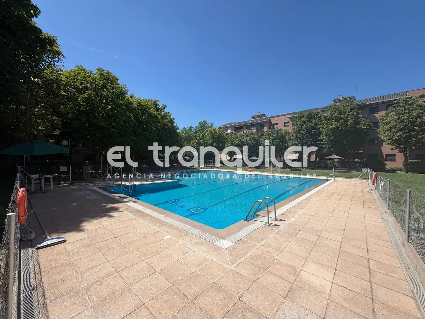 Swimming pool of Flat for rent in Madrid  with Parquet flooring, Terrace and Swimming Pool