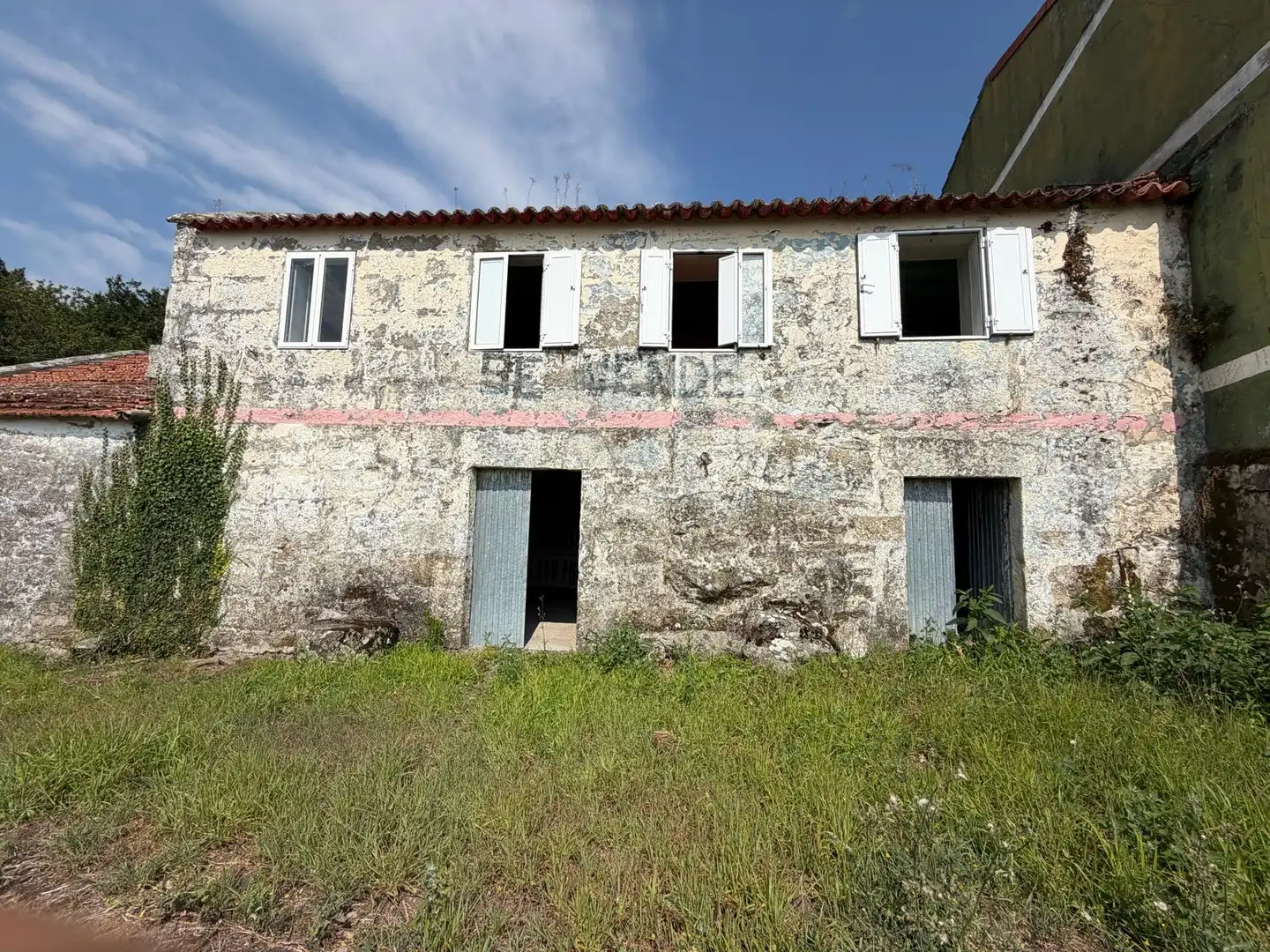 Vista exterior de Casa adosada en venda en Marín amb Jardí privat