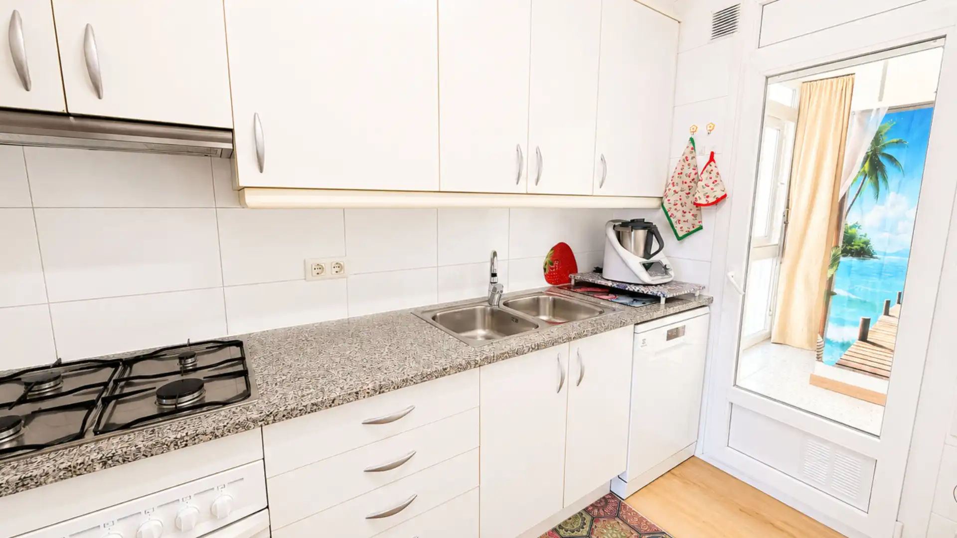 Cuina de Pis en venda en Palamós amb Aire condicionat, Parquet i Terrassa