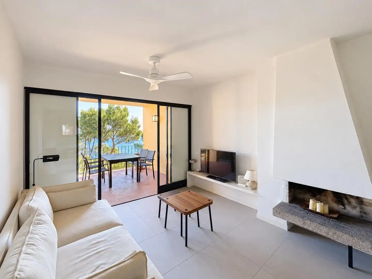 Sala de estar de Apartamento en venta en Palafrugell con Calefacción, Jardín privado y Amueblado