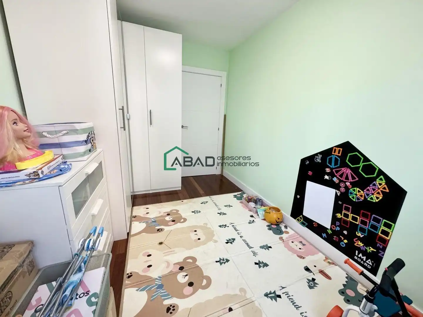 Dormitori de Pis en venda en Barakaldo  amb Calefacció i Traster