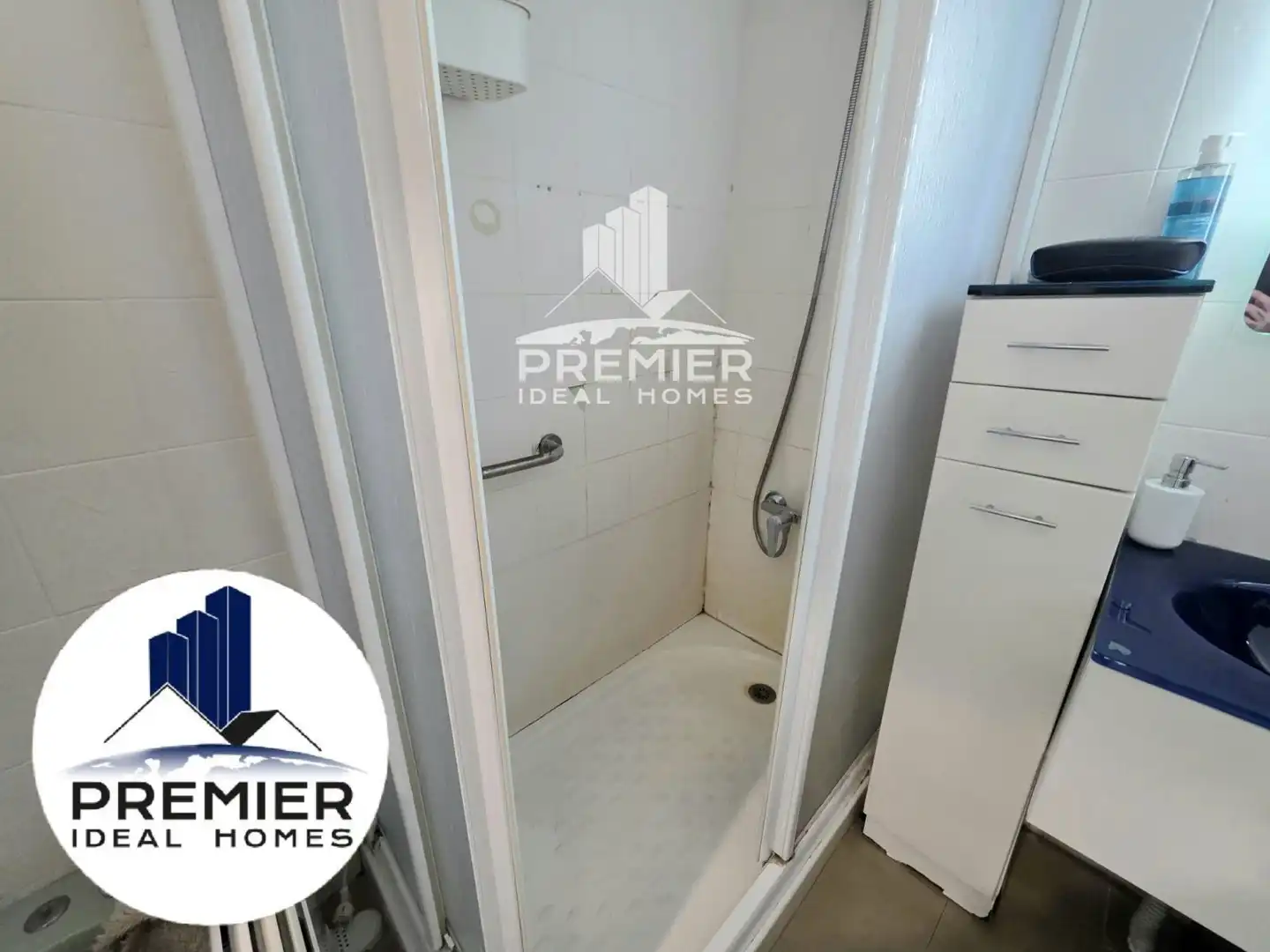 Baño de Piso en venta en Petrer con Aire acondicionado, Calefacción y Amueblado