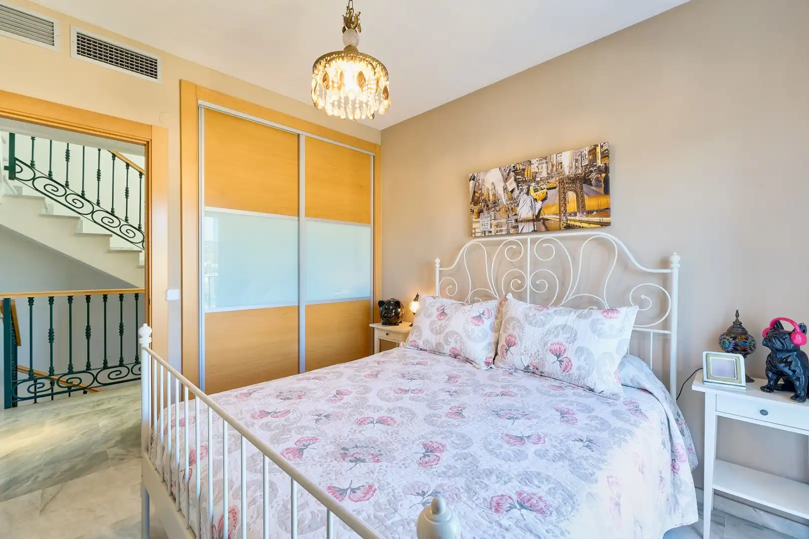 Dormitori de Casa o xalet en venda en Málaga amb Aire condicionat, Calefacció i Jardí privat