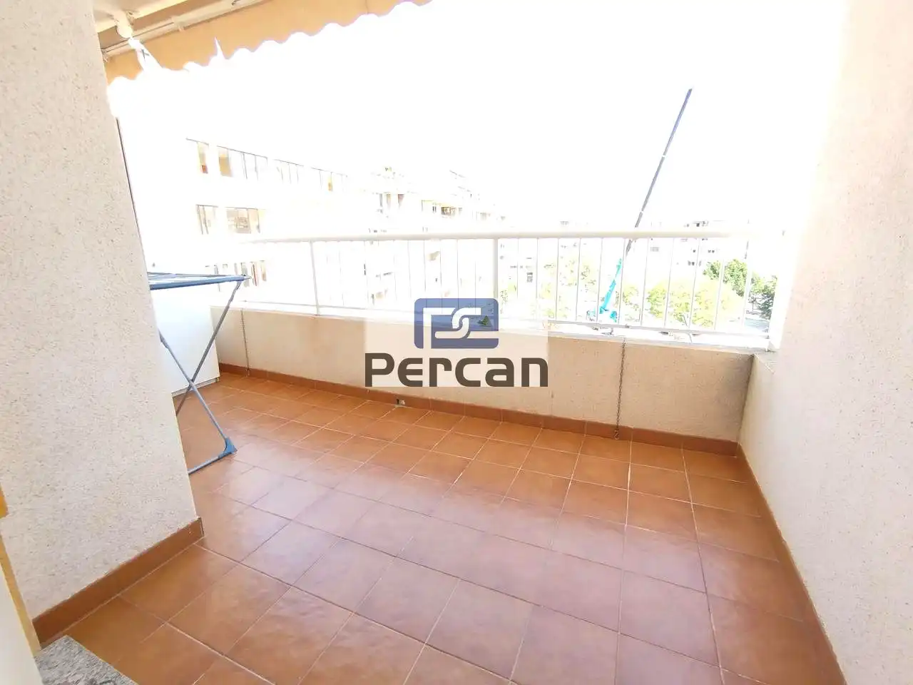 Terrassa de Pis de lloguer en El Campello amb Moblat i Balcó
