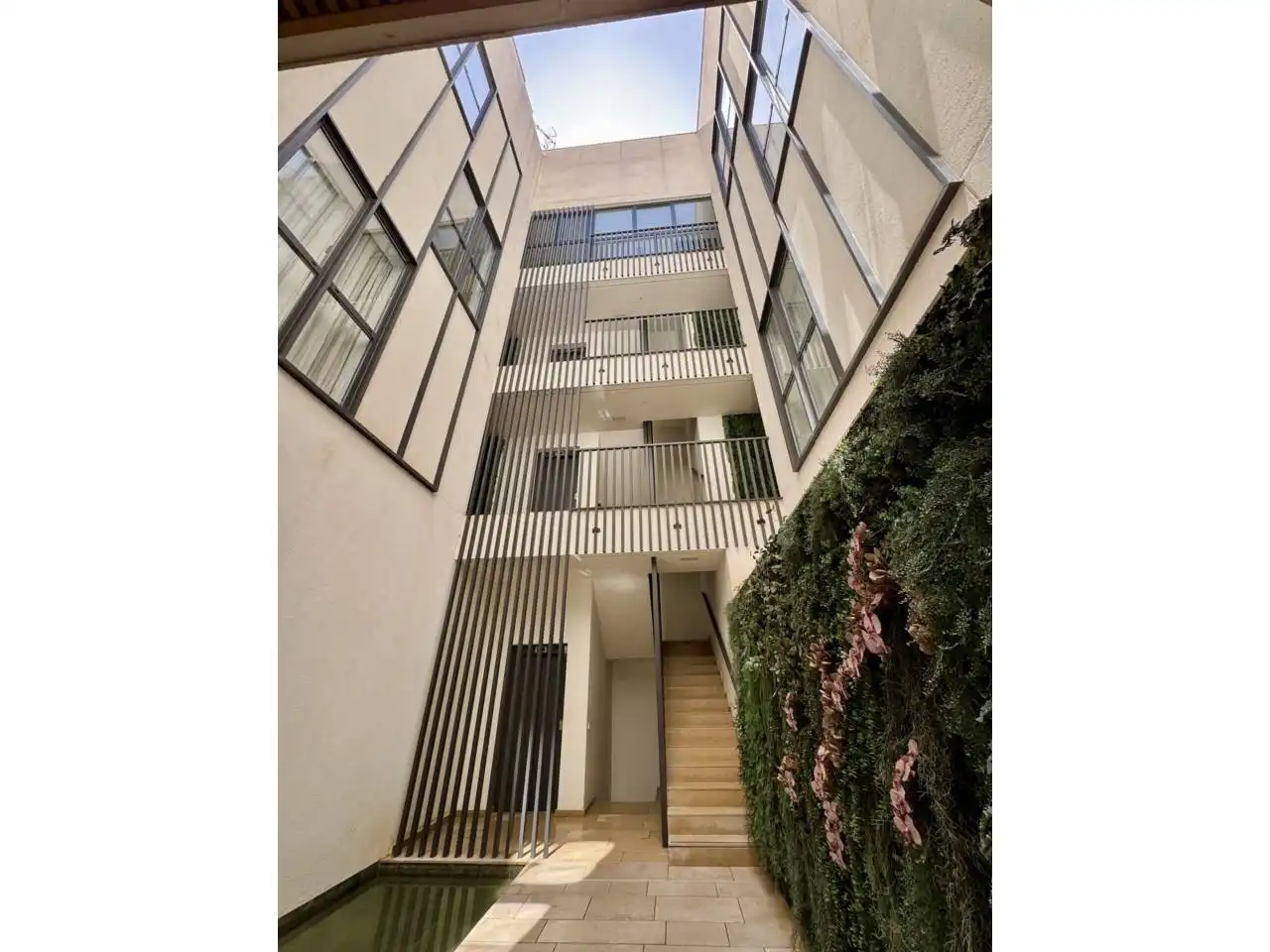 Außenansicht von Wohnung zur Miete in Centre