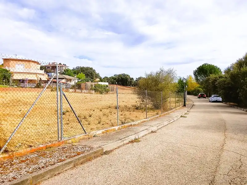 Terrenys i solars en venda a Calle Encinasola