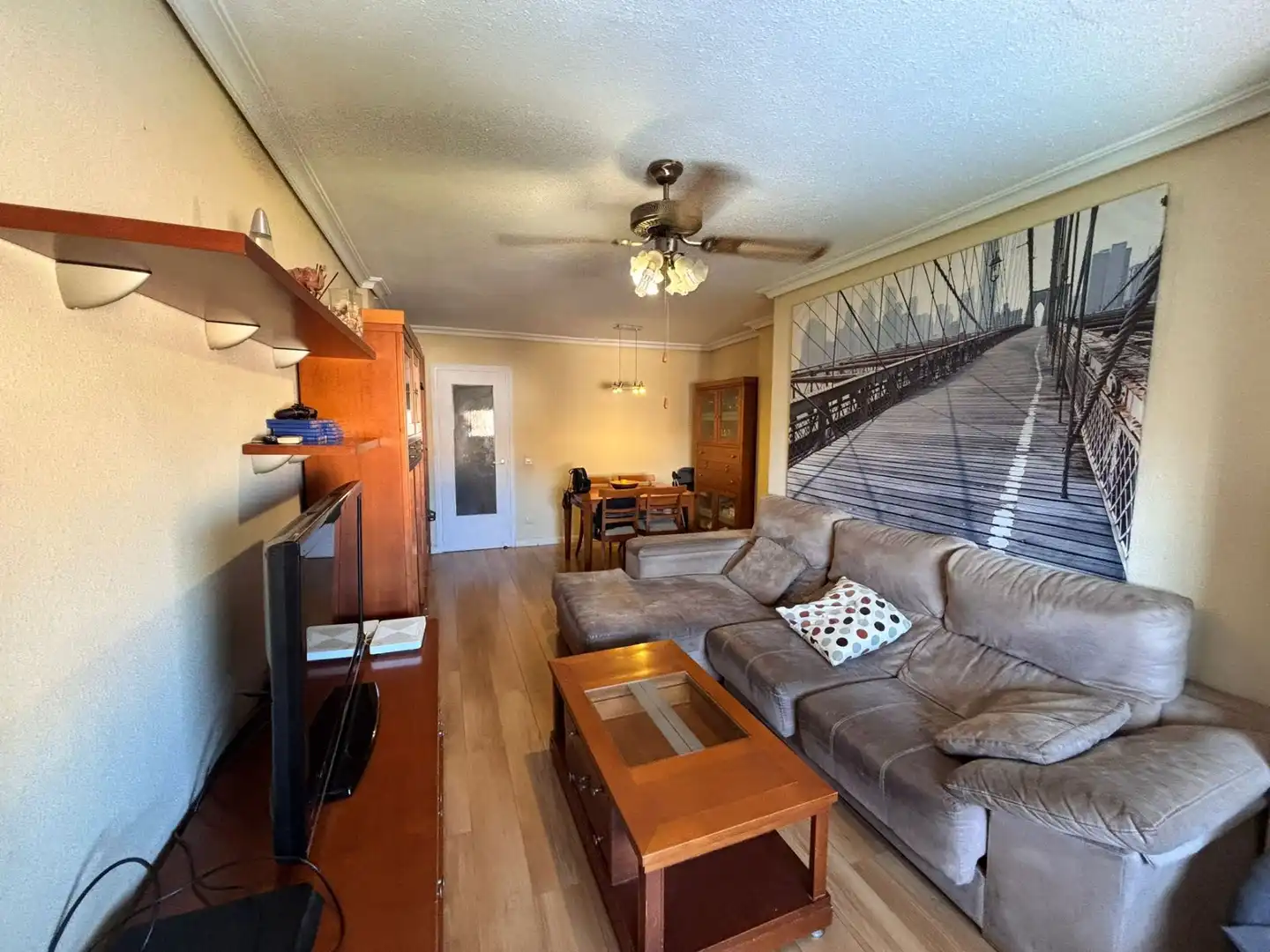 Living room of Flat for sale in Sevilla  with Air Conditioner and Community pool