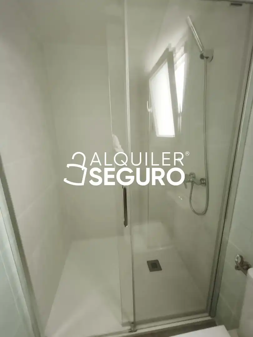 Badezimmer von Wohnung zur Miete in Zaragoza mit Heizung, Terrasse und Möbliert