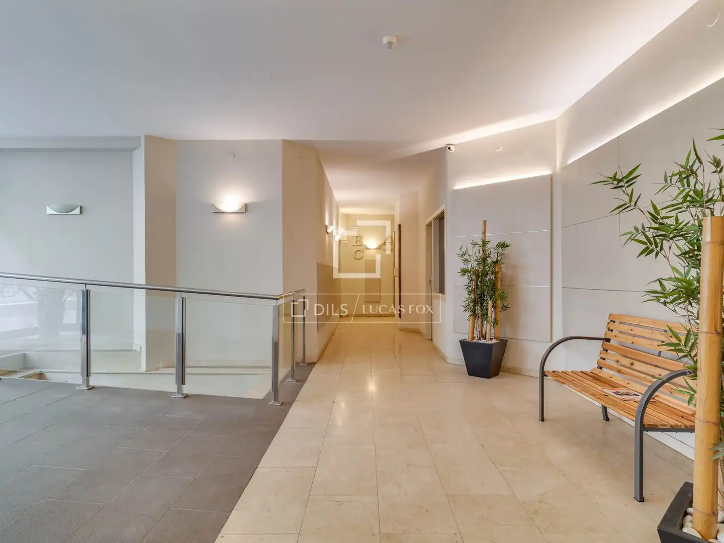 Wohnung zum Verkauf in Barcelona mit Heizung, Terrasse und Abstellraum
