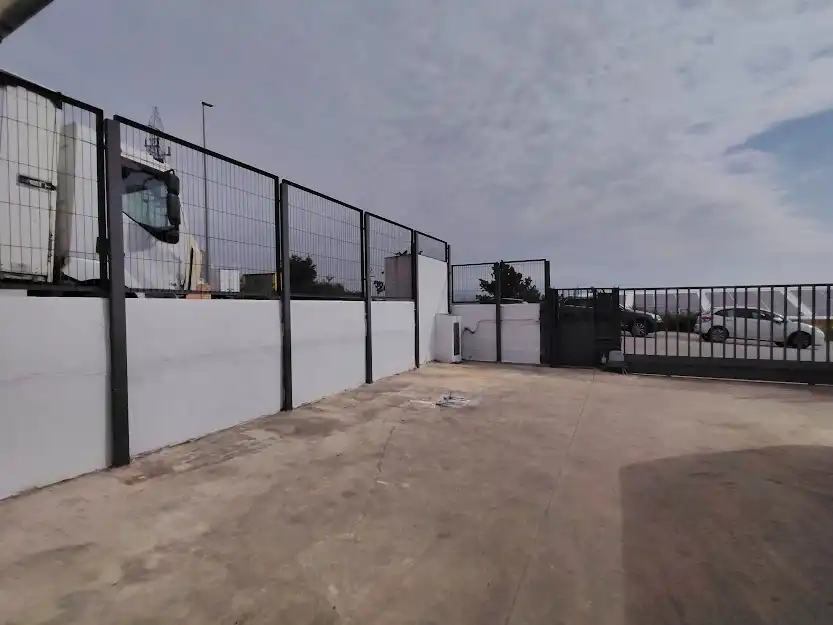 Aparcament de Nau industrial en venda en Polinyà amb Calefacció