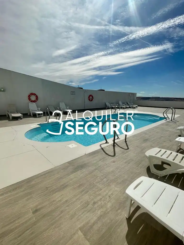 Swimming pool of Lofts for rent in Torrejón de Ardoz  with Air Conditioner, Heating and Swimming Pool