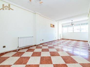 Flat with lift for sale in Plaza de Alua