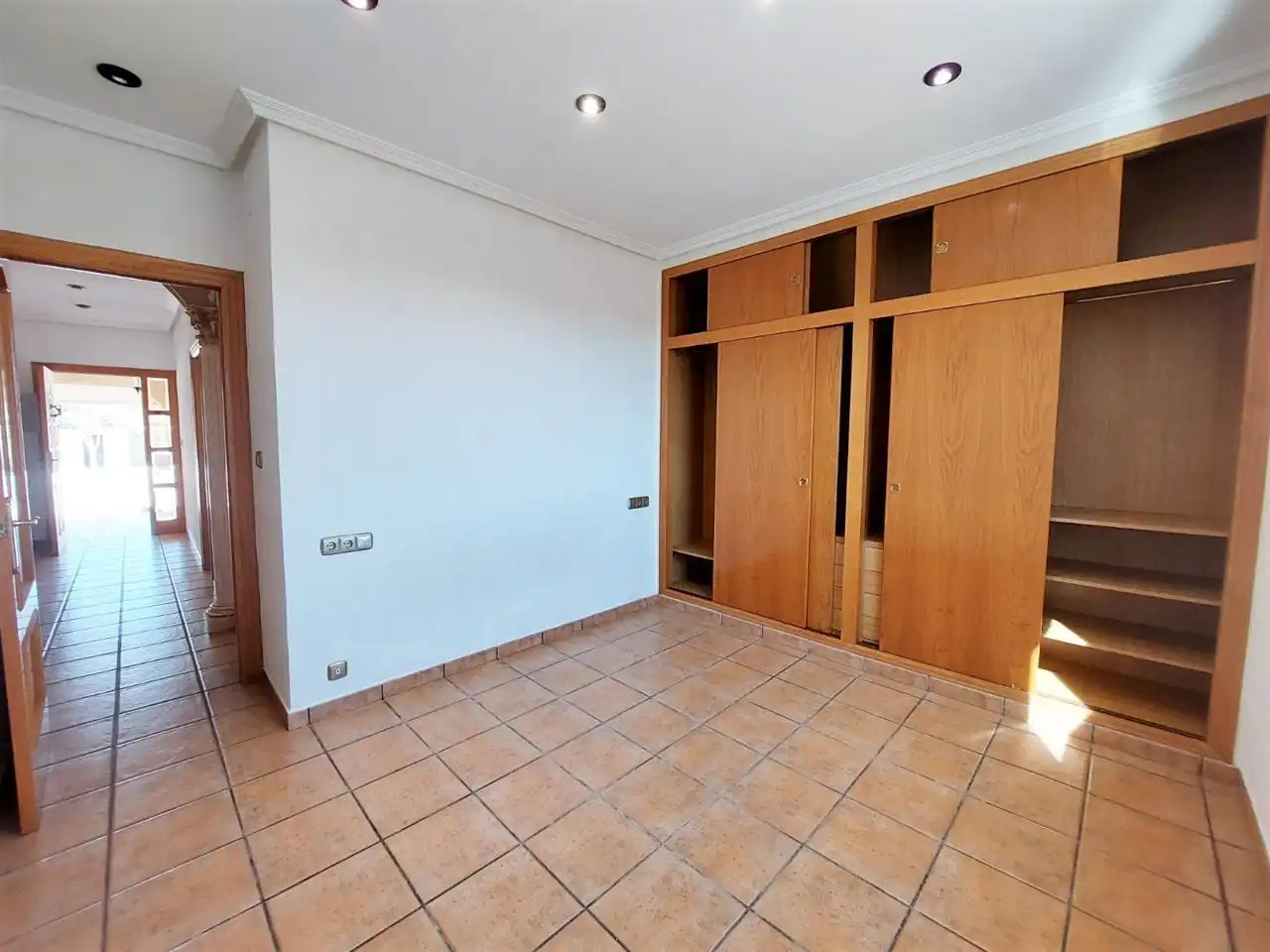 Wohnung zum Verkauf in Elche / Elx mit Privatgarten, Schwimmbad und Möbliert