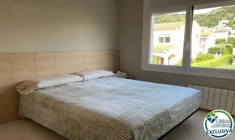 Dormitori de Casa o xalet en venda en Roses amb Calefacció, Jardí privat i Terrassa