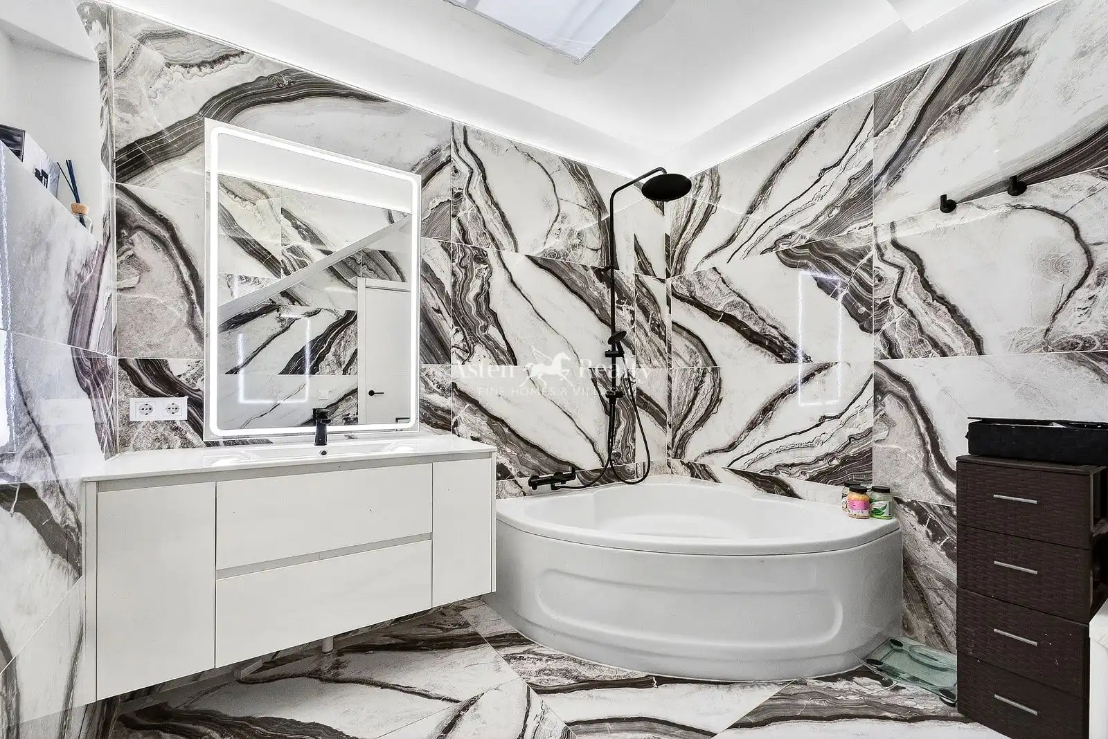 Bathroom of Detached homes for sale in Adeje  with Air Conditioner, Terrace and Swimming Pool