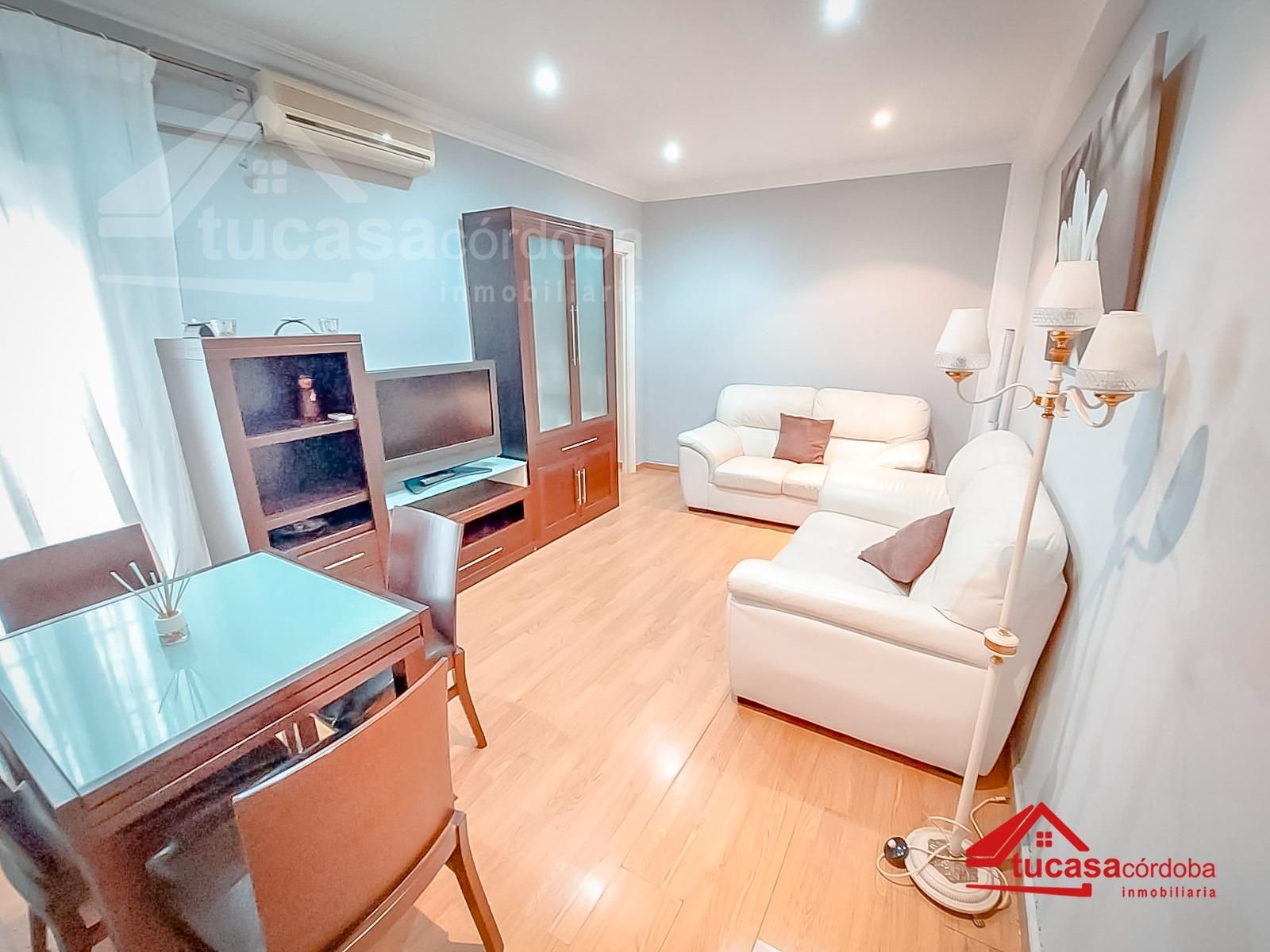Sala de estar de Piso en venta en  Córdoba Capital con Calefacción, Parquet y Terraza