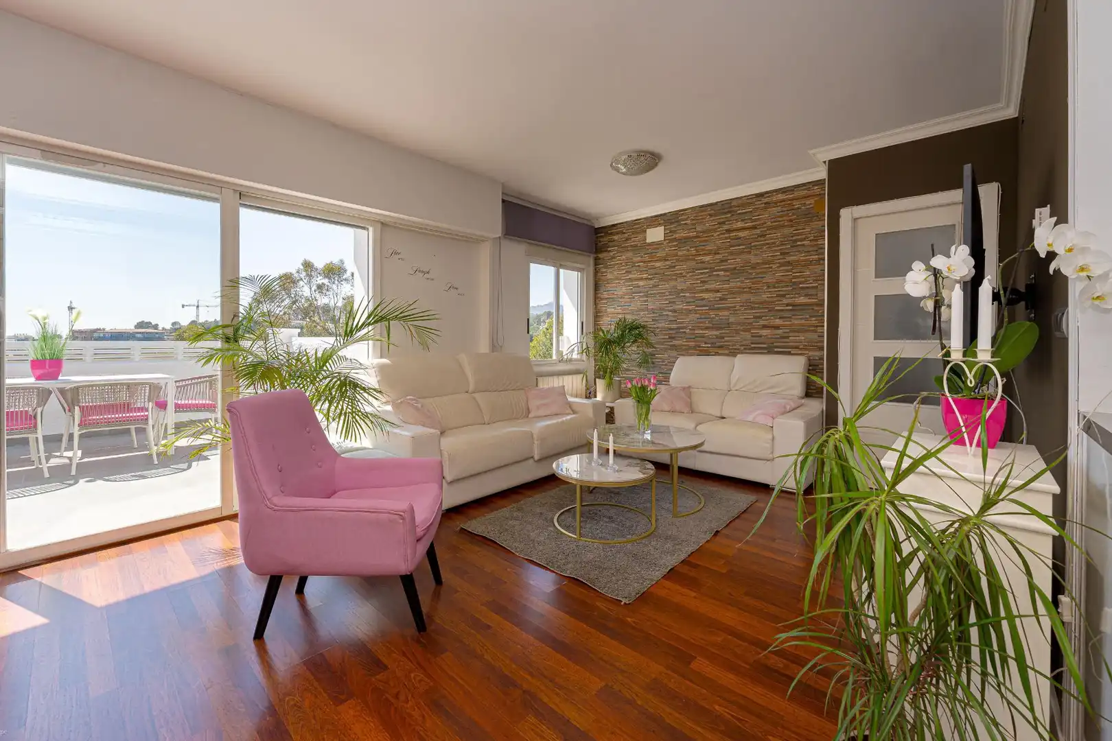 Sala de estar de Casa o chalet en venta en La Nucia con Aire acondicionado, Calefacción y Jardín privado