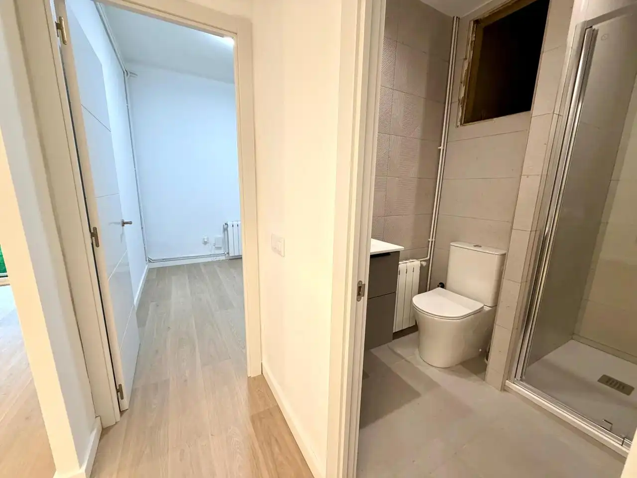 Baño de Piso en venta en Montcada i Reixac con Calefacción, Parquet y Terraza