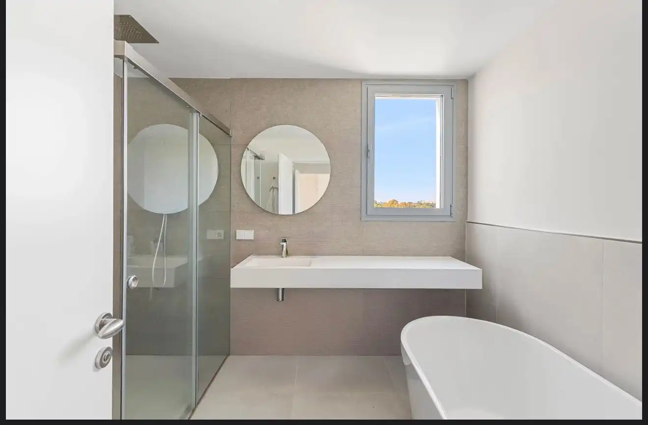 Baño de Casa adosada de alquiler en San Pedro de Alcántara