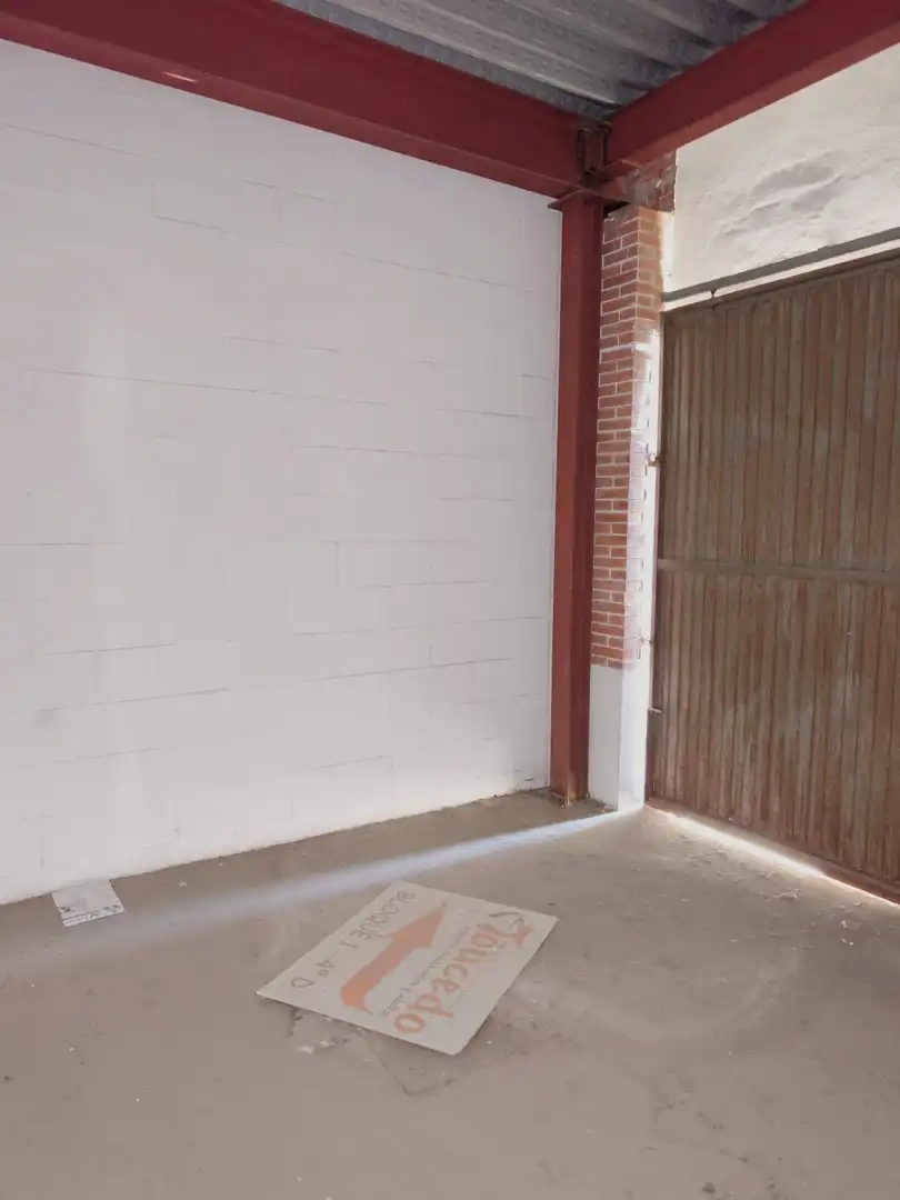 Industrial buildings for sale in Gines