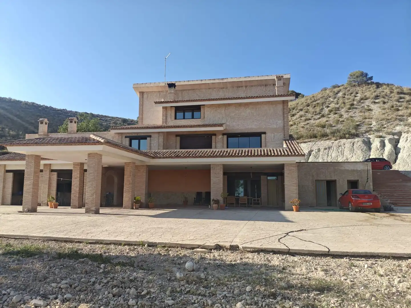 Exterior view of Houses for sale in Petrer  with Private garden, Terrace and Balcony