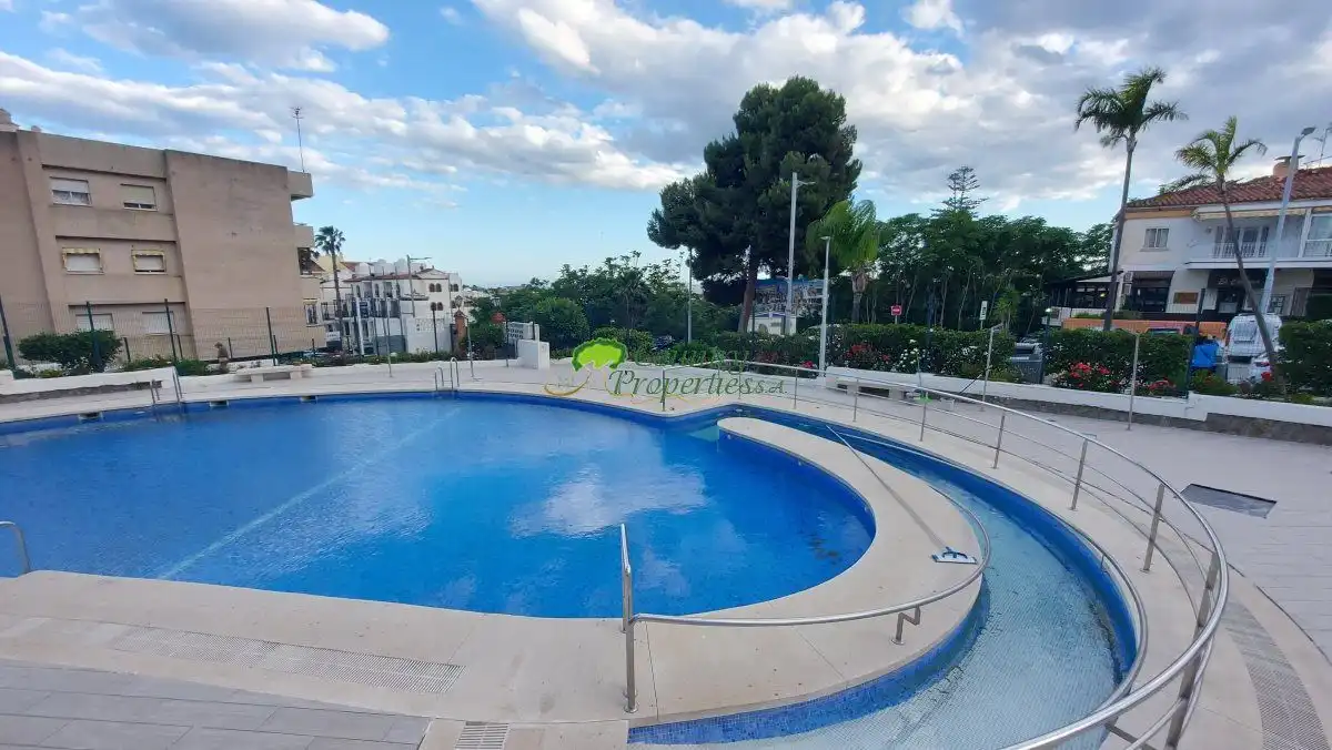 Piscina de Apartamento en venta en Almuñécar con Aire acondicionado y Piscina comunitaria