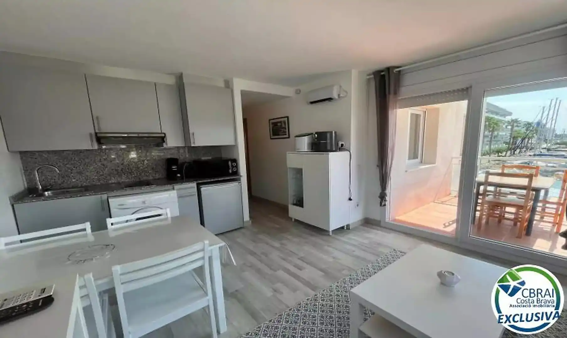 Cuina de Apartament en venda en Roses amb Aire condicionat, Calefacció i Terrassa