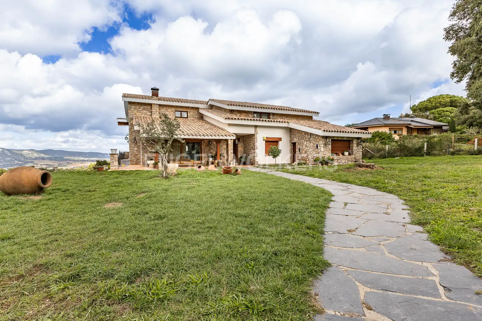 Vista exterior de Casa o xalet en venda en Seva amb Aire condicionat, Calefacció i Jardí privat