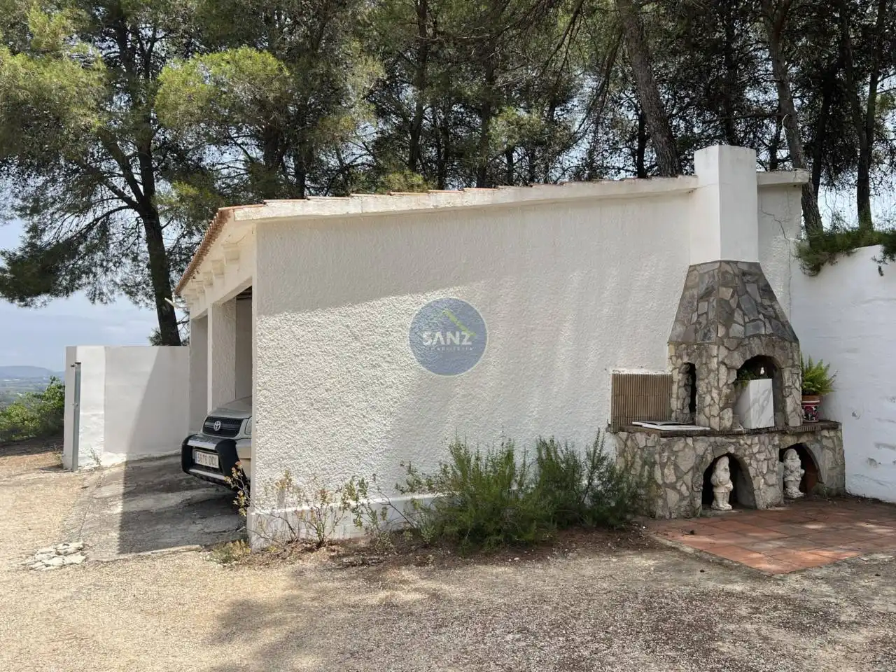 Vista exterior de Casa o xalet en venda en Agullent amb Jardí privat i Piscina