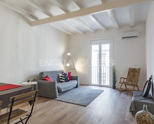 Sala d'estar de Apartament en venda en  Barcelona Capital amb Aire condicionat i Balcó