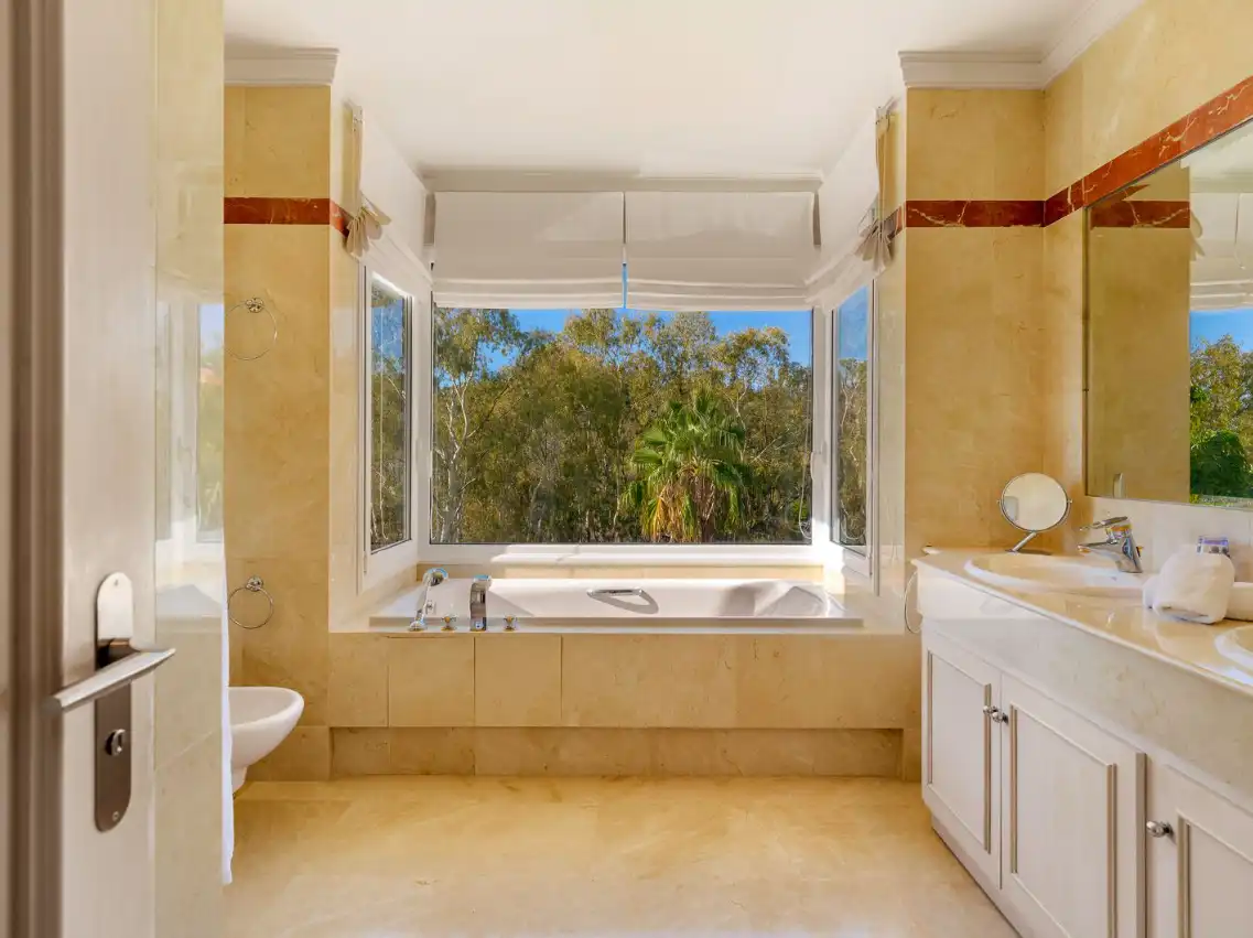 House with pool for sale in Marbella Centro, imagen 29