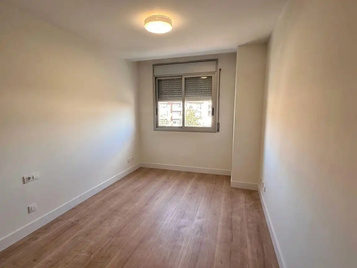 Bedroom of Flat for sale in Sabadell  with Air Conditioner, Heating and Terrace