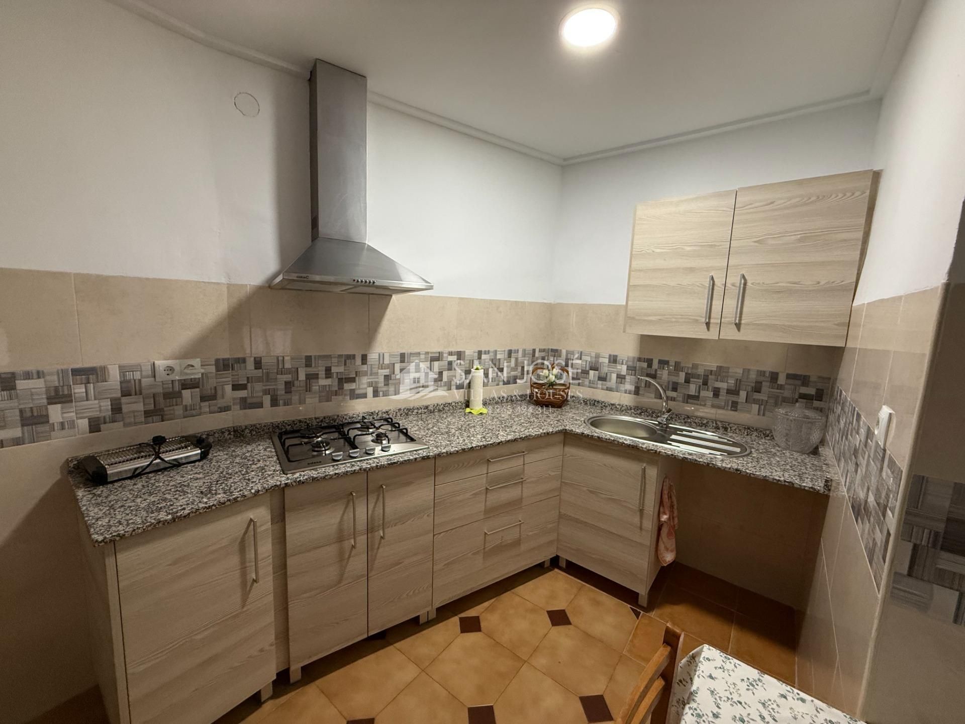 Cuina de Casa o xalet en venda en Aspe amb Terrassa, Moblat i Balcó